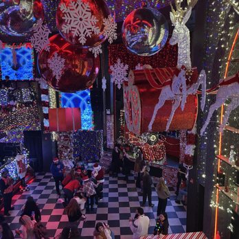 Frosty's Christmas Bar - Pop-Up Restaurants Near Me - New York, New York Frosty's Christmas Bar - Pop-Up Restaurants Near Me - New York, New York