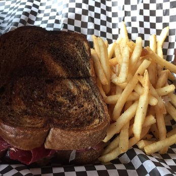 Big Axe Brewing - Rueben sandwich & fries - Breweries Near Me - Nisswa, Minnesota