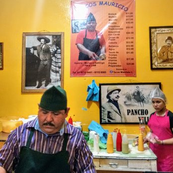 Tacos Mauricio - Dom Mauricio preparando tacos - Tacos Near Me - Monterrey, NLE