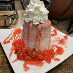 Vampire Penguin Hernando - Strawberry shortcake