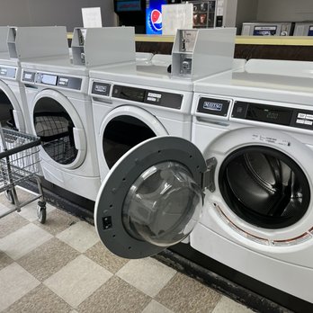 Coin Laundry - Front load washing machine. Beware they are very small inside and can maybe fit a non bulky queen size light weight blanket at most. - Laundromat Near Me - Milwaukee, Wisconsin Coin Laundry - Front load washing machine. Beware they are very small inside and can maybe fit a non bulky queen size light weight blanket at most. - Laundromat Near Me - Milwaukee, Wisconsin