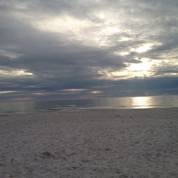Siesta Key Beach - Isn't the sunset beautiful - Beaches Near Me - Sarasota, Florida Siesta Key Beach - Isn't the sunset beautiful - Beaches Near Me - Sarasota, Florida