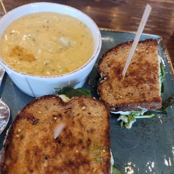 First Watch - Market veggie sandwich with a side of cheddar broccoli soup - Breakfast & Brunch Near Me - Schaumburg, Illinois