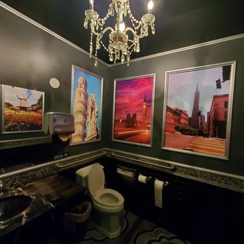 Chico's Pizza - Restroom - Pizza Near Me - San Francisco, California