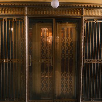 Smith Tower Observatory Bar - Elevator to go up/down - Cocktail Bars Near Me - Seattle, Washington Smith Tower Observatory Bar - Elevator to go up/down - Cocktail Bars Near Me - Seattle, Washington