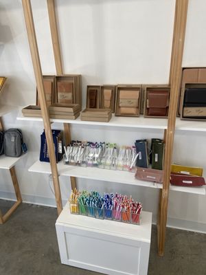 Photo of M.Lovewell - Santa Ana, CA, US. Clickart Pens