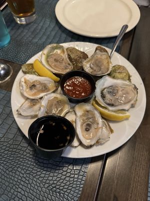 Monroe Bay Oysterette by null