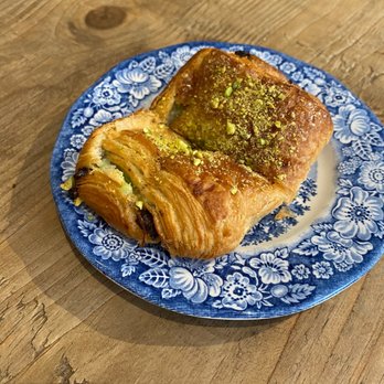 maman - Pistachio chocolate croissant - Cafes Near Me - New York, New York
