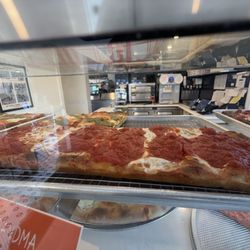 Pipinelli’s Pizza Parlor