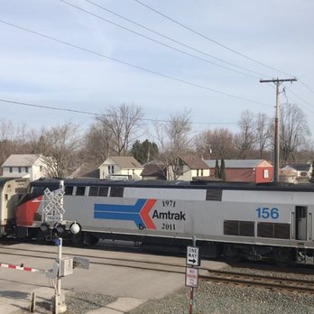 Riley's Railhouse - Amtrak Lake Shore Limited With Amtrak 156, Phase 1 Heritage Unit - Bed & Breakfast Near Me - Chesterton, Indiana