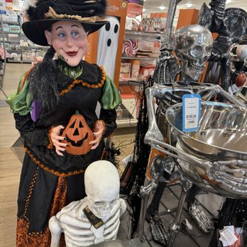 HomeGoods - Home Decor Near Me - Hayward, California