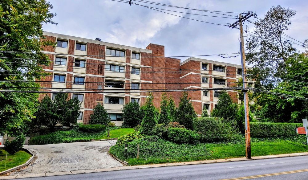 CRICKET CLUB CONDOMINIUMS Updated April 2024 13 Photos 103 W