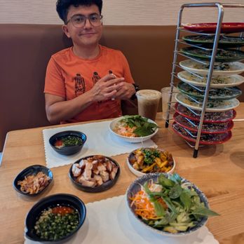 Quan Nhii - Crispy pork belly and lemongrass chicken banh uot. - Vietnamese Near Me - Westminster, California