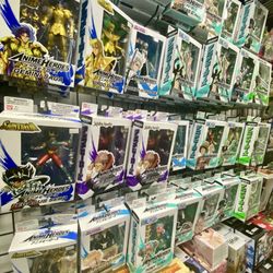 Bitz & Buttons: Toys & Collectibles - Different collectible toys
