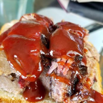 Donn's BBQ - Barbeque Near Me - Austin, Texas