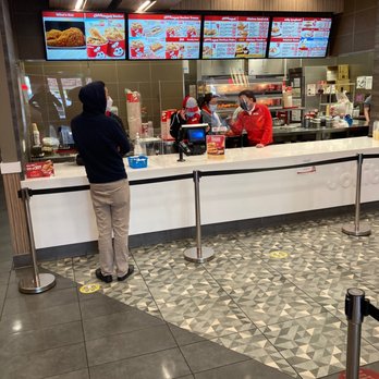Jollibee - I'm here - Fast Food Near Me - Carson, California