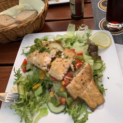 Gaststätte Am Mühlenwehr - Salat mit Fischfilet