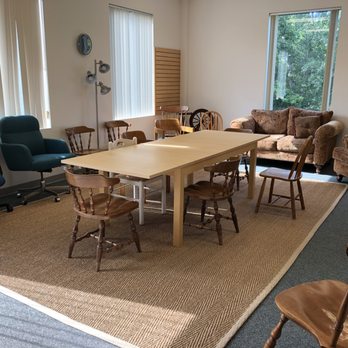 Must Love Yarn - A very large area to group with friends and classes. - Knitting Supplies Near Me - Shelburne, Vermont Must Love Yarn - A very large area to group with friends and classes. - Knitting Supplies Near Me - Shelburne, Vermont