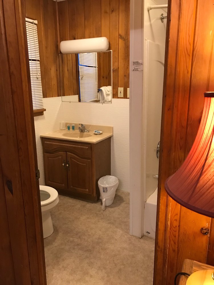 NODYROC MOTEL Updated September 2024 12 Photos 219 E Jefferson St