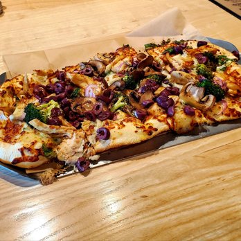 Big Ash Brewing - Build your own pizza: reg crust, garlic,  mushroom,  olives,  chicken,  broccoli,  red onion - Breweries Near Me - Cincinnati, Ohio