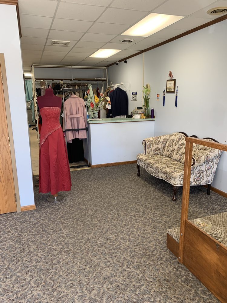 SUNNY SEWING STUDIO Updated August 2024 10 Reviews 5930 S 58th St