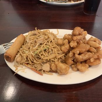 Golden Bowl - Orange chicken and chicken chow mien - Chinese Near Me - Salida, California