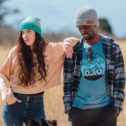 Akinz - Cozy long sleeves and layers for fall