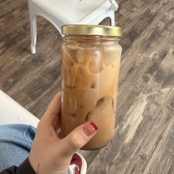 Amberson Coffee & Grocer - Date Latte - Coffee & Tea Near Me - Indianapolis, Indiana