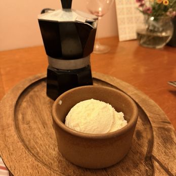 Hendrix & Siena - Affogato - Italian Near Me - Hopkins, Minnesota