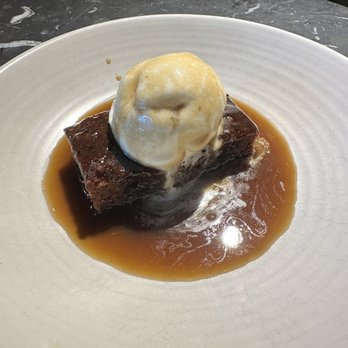 Bread Street Kitchen & Bar - Sticky Toffee Pudding - British Near Me - Edinburgh, EDH Bread Street Kitchen & Bar - Sticky Toffee Pudding - British Near Me - Edinburgh, EDH