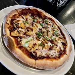 Red Barrel - BBQ Chicken Pizza