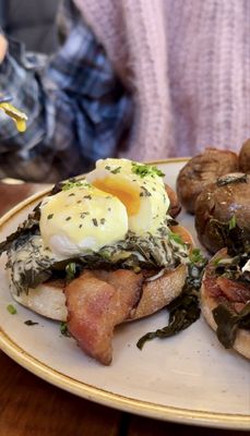 Monument Charlestown Restaurant & Tavern by null