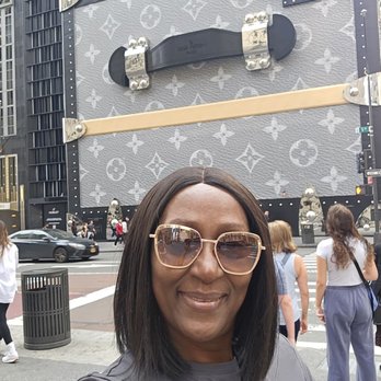 Le Café Louis Vuitton - Cafes Near Me - New York, New York Le Café Louis Vuitton - Cafes Near Me - New York, New York