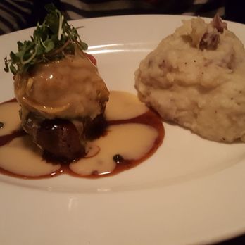 Ditka's Pittsburgh - Steak and crab (lunch menu) - New American Near Me - Pittsburgh, Pennsylvania