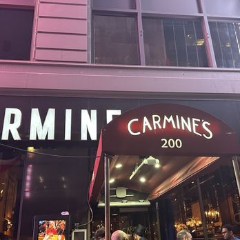 Carmine's - Italian Near Me - New York, New York