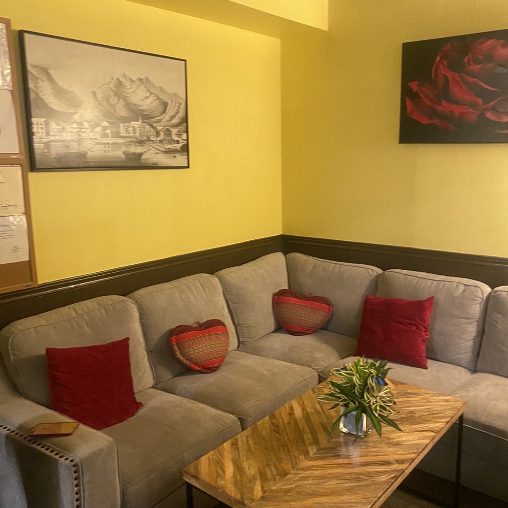 Upper Thai Massage - Waiting area - Massage Near Me - Honolulu, Hawaii Upper Thai Massage - Waiting area - Massage Near Me - Honolulu, Hawaii