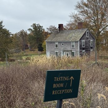 Greenvale Vineyards - Wineries Near Me - Portsmouth, Rhode Island