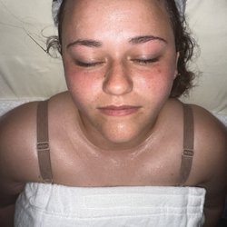 Carolina Day Spa - Moisturizing facial -glowing