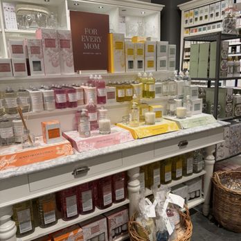 Williams-Sonoma - Stuff for mom soups and more. - Kitchen & Bath Near Me - Sarasota, Florida Williams-Sonoma - Stuff for mom soups and more. - Kitchen & Bath Near Me - Sarasota, Florida
