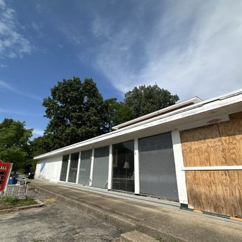 Sawyer Antique Mall - The exterior appearance aligns well with their customer service. - Antiques Near Me - Sawyer, Michigan