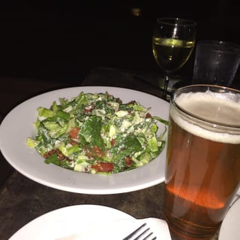 Mulligans on the Blue - Irish Near Me - Kihei, Hawaii