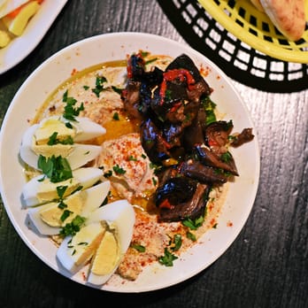 Hummus Bar - www.hummusbar.se - Hummus med tahini, marinerad aubergine, ägg - Vegan Near Me - Lund, M