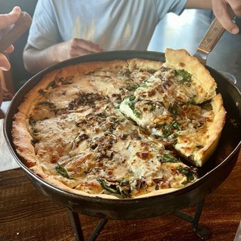 Chicago Fire - Folsom - Spin & Shroom Deep LRG - - Pizza Near Me - Folsom, California