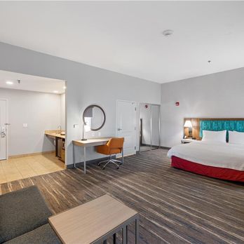 Hampton Inn & Suites Madera - Guest room - Hotels Near Me - Madera, California Hampton Inn & Suites Madera - Guest room - Hotels Near Me - Madera, California