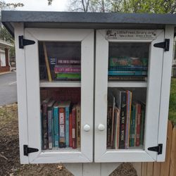 Little Free Library 76609 - Little Free Library 76609, 605 W Central Ave, Bentonville