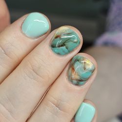 The Crow's Claw - Turquoise stone short gel nails