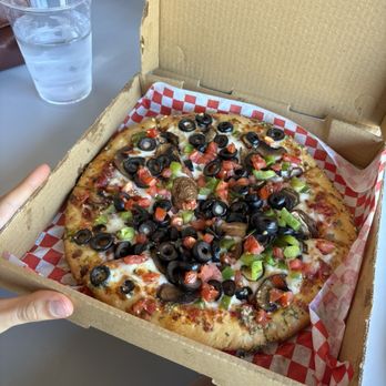 Louies Pizzeria - Small veggie (no onion) - Pizza Near Me - Layton, Utah Louies Pizzeria - Small veggie (no onion) - Pizza Near Me - Layton, Utah