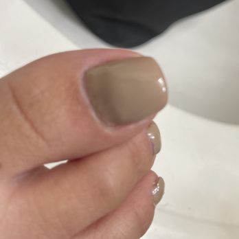 Elite Nails - Elite nails poor quality and damage to nails and skin - Nail Salons Near Me - Roseville, Minnesota