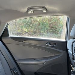 UCD Auto Glass - Good as new!