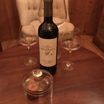 Coup 2 Foudres - Welcome sweets and the vineyard's wine waiting for us! - Bed & Breakfast Near Me - Saint-Jean-de-Blaignac, 33